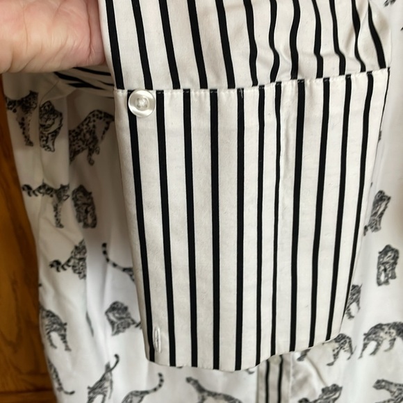 CHICO'S No Iron Button down Tunic Cheetah and Stripe Top Classic Style - Picture 8 of 12